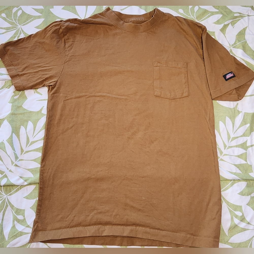 Dieckies Men's large Caramel Brown T shirt